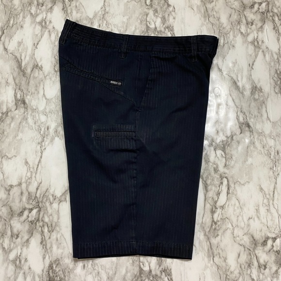 VOLCOM Stone Men's Shorts Size 29 Black Gray Striped Skater Embrace Change Logo - Picture 1 of 13